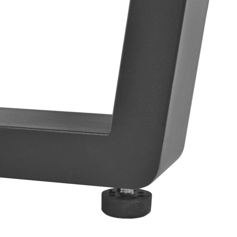 Стол на металлическом каркасе для офиса