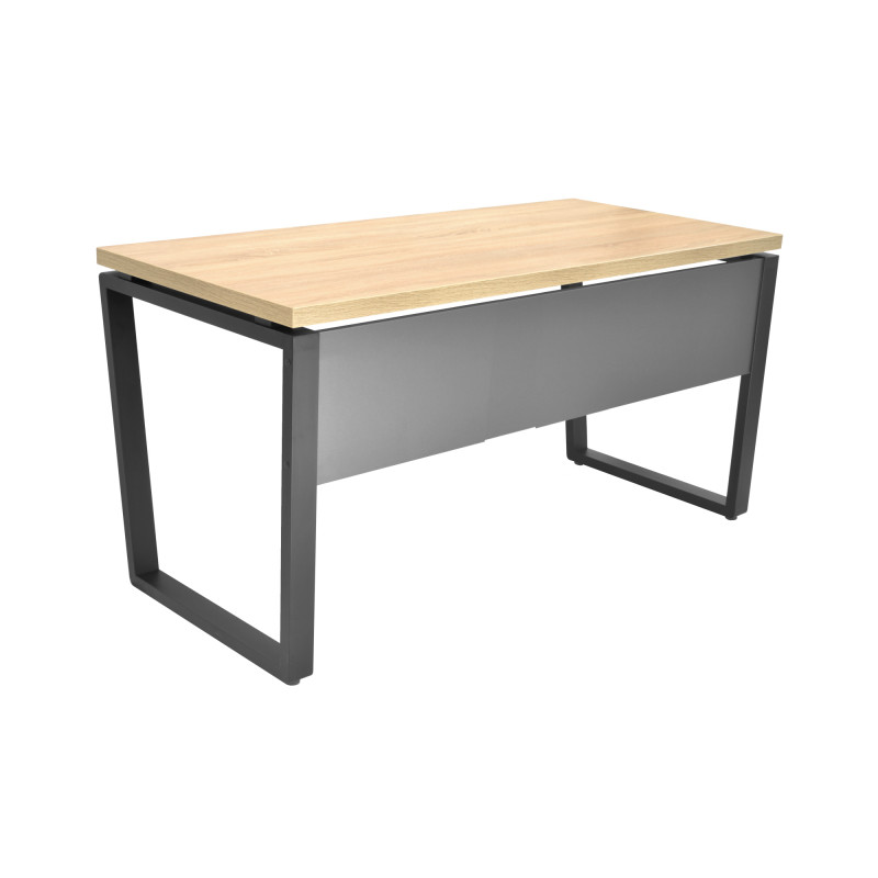 Стол на металлическом каркасе